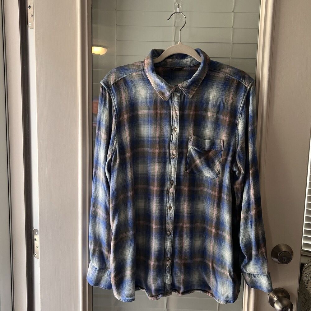 Eddie Bauer Women’s Plaid Shirt 2XL Button Up Blue Pink Roll Tab Sleeves